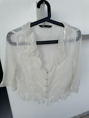 Zara white embroidered blouse with ruffles, like new, size M