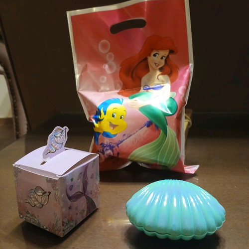Mermaid gift bag new with ring, hairpin and candy box