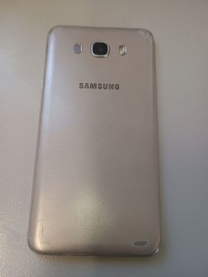 Samsung Galaxy J7 2016 used, does not power on, good external condition