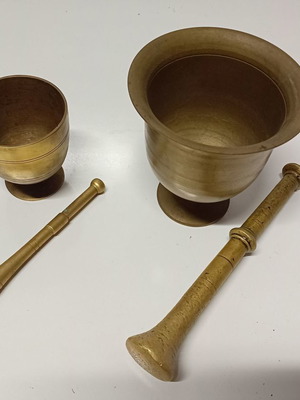 Set of 2 brass mortar and pestle used