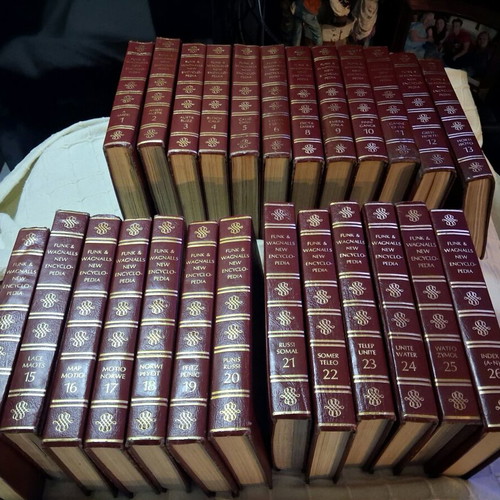 Funk and Wagnalls Encyclopedia Complete 27 Volumes like new, 1973