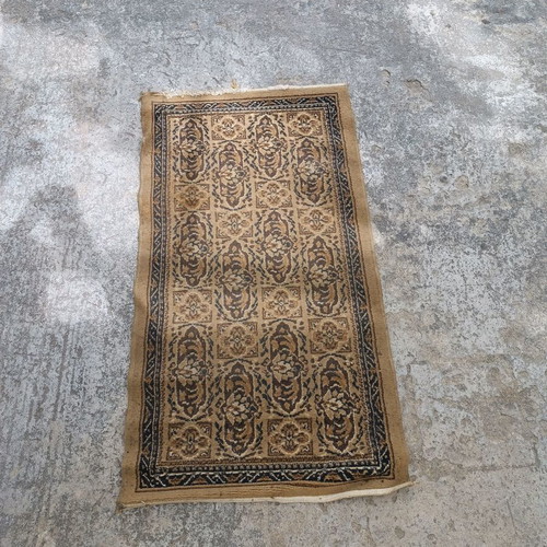 Rug used, dimensions 1.30 x 70
