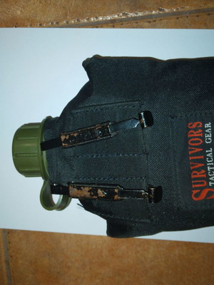 E.S. water canteen used with black case and aluminum cup