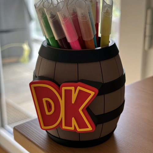 Donkey Kong barrel pencil holder like new