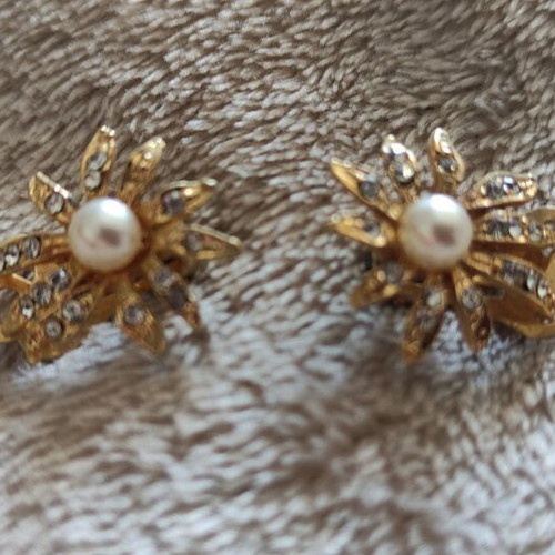 Vintage earrings like new with artificial pearls and crystals