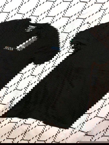 Guess t-shirt