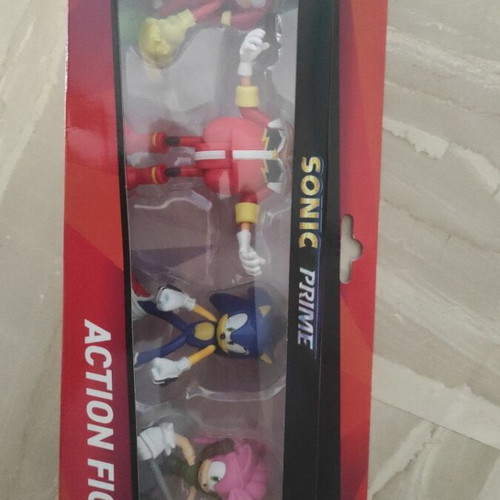 Sonic figures pack with Knuckles, Rose, Eggman, new