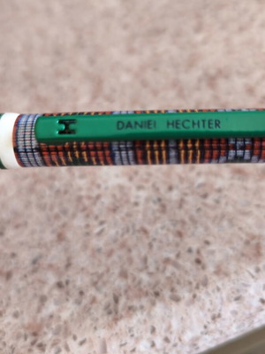 Daniel Hechter pen new