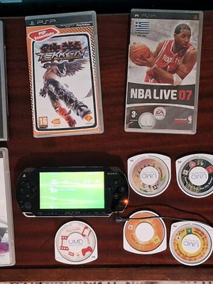 Sony PSP Piano Black σαν καινούργιο με συλλογή 18 παιχνιδιών