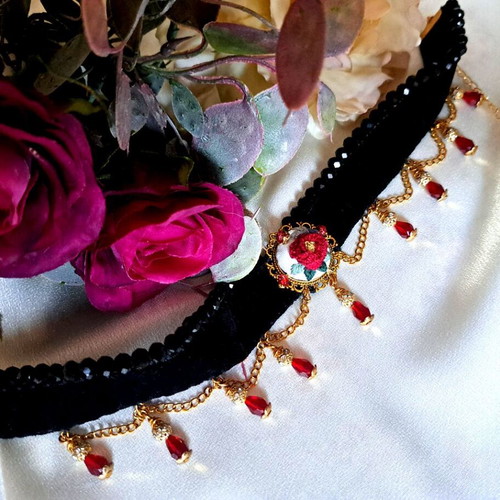 Velvet embroidered vintage choker new, black and red
