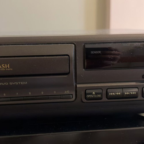 Marantz PM47 amplifier used with Technics SLPG580A CD player