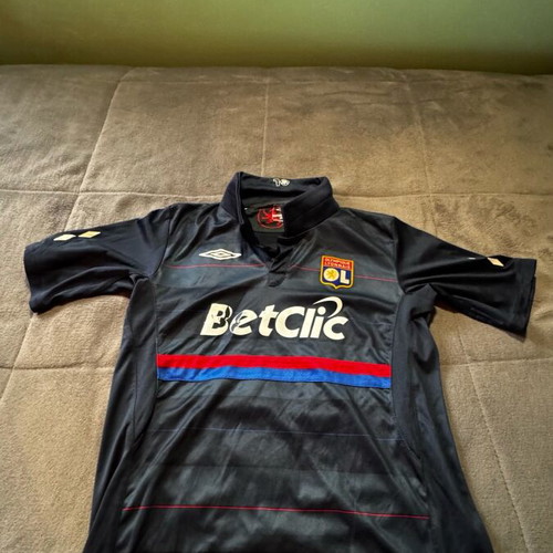 Olympique Lyonnais Away Jersey 2010-11 used, size Small