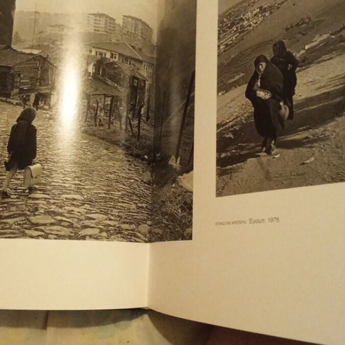 Photo Album "Στην Πόλη" by Ara Güler like new