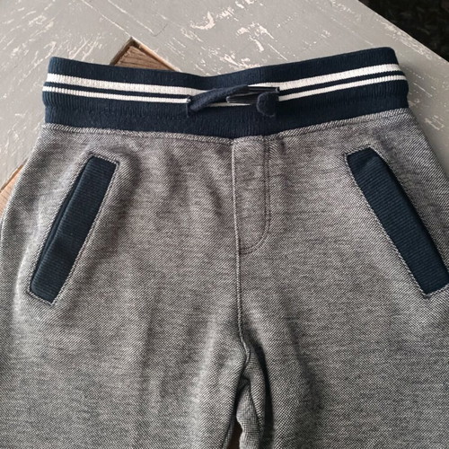 Orchestra boy's joggers size 4 years like new, navy blue