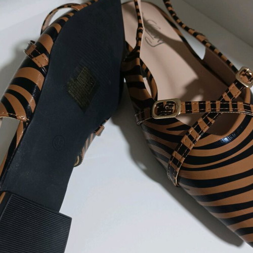 Pointed Slingback Shoes with Cross Straps