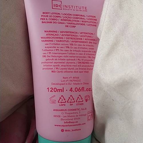 Moisturizing cream new