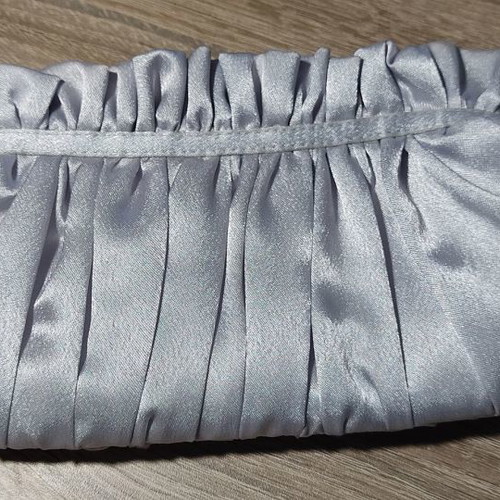 Satin silver bag used with stones and chain