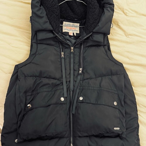 Attrattivo Puffer Vest black like new, size M