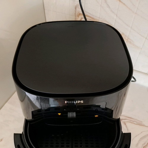 Air Fryer Philips like new, very lightly used