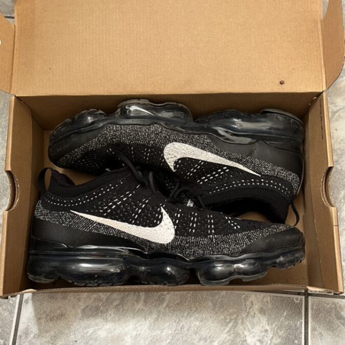 Nike Air Vapormax 2023 Oreo sneakers like new, size 44.5