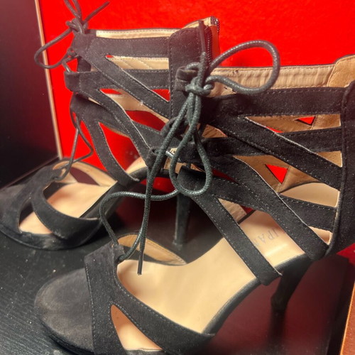 Black suede sandals used, size 39, 10cm heel