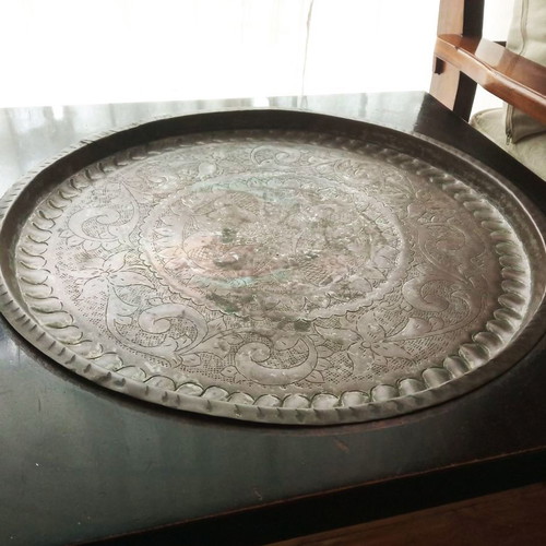 Low traditional coffee table with engraved metal tray
