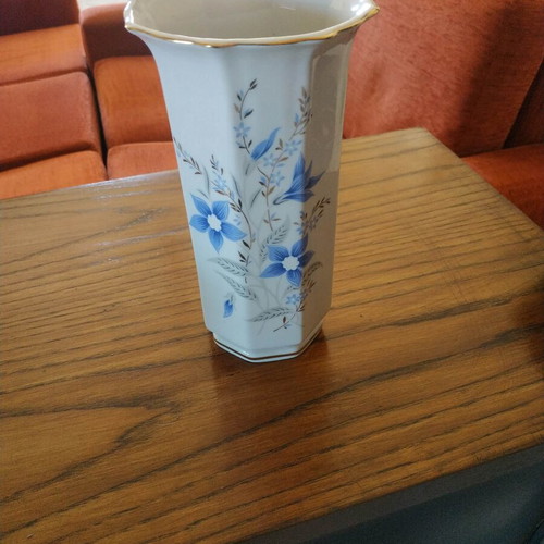 Porcelain vase Limoges like new