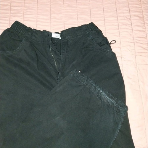 Bershka black pants size M like new with gathered waist