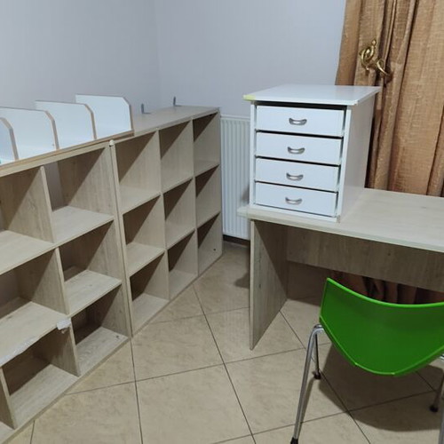 Office furniture set like new with desk, chair and two shelves