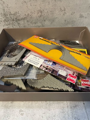 Modeling set like new with bridges, markings and metal rails