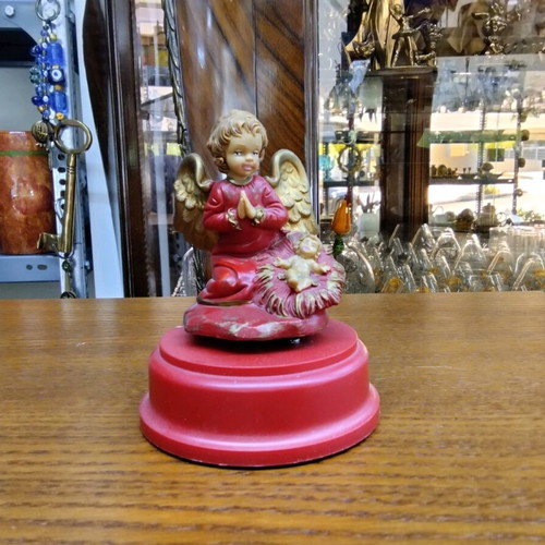 Musical figurine like new with Nativity theme