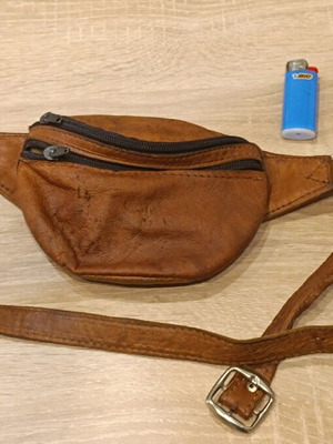 Винтидж чантичка за кръста употребявана кафява с колан