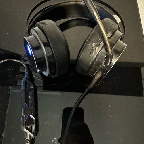 Akoustika used headphones