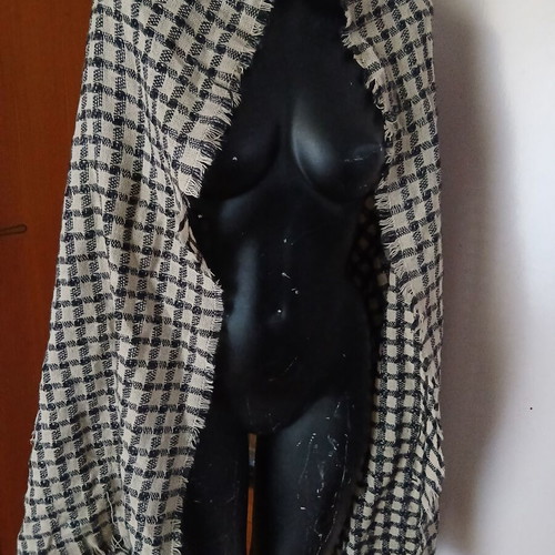 Pashmina wool scarf like new, white and beige