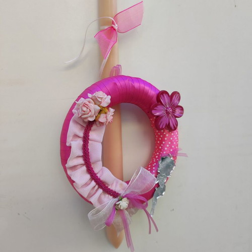 Candle with decorative wreath new, handmade fuchsia