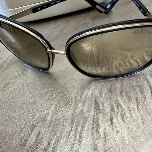 Guess sunglasses metallic gold like new