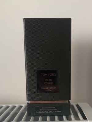 Tom Ford Oud Wood κανονικό άρωμα μεταχειρισμένο 100 ml