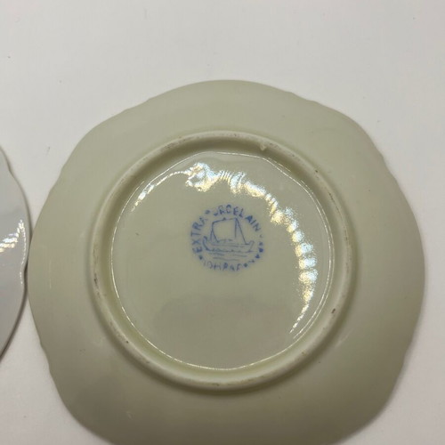 Small plates set with forks used, 2 pieces