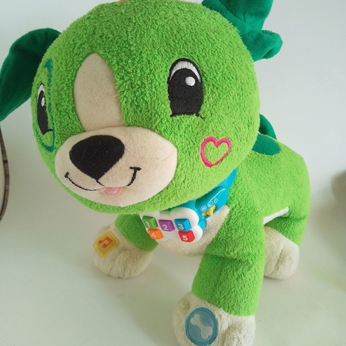 Scout LeapFrog plush dog used with music and English