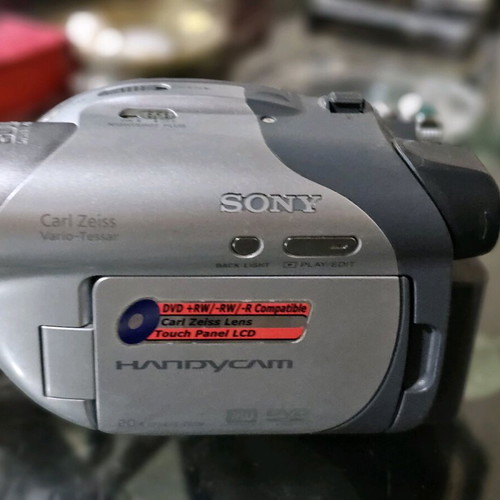 Sony Handycam with Carl Zeiss Vario-Tessar lens like new, DVD-RW support