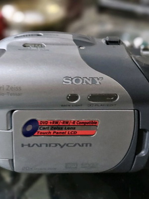 Sony Handycam with Carl Zeiss Vario-Tessar lens like new, DVD-RW support