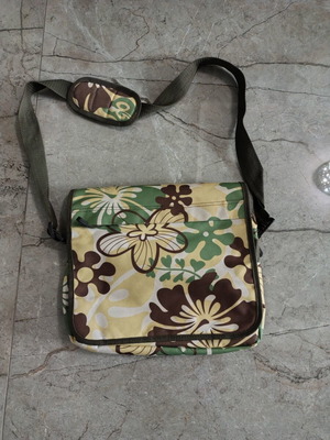 Children's crossbody sports bag like new, green and brown floral