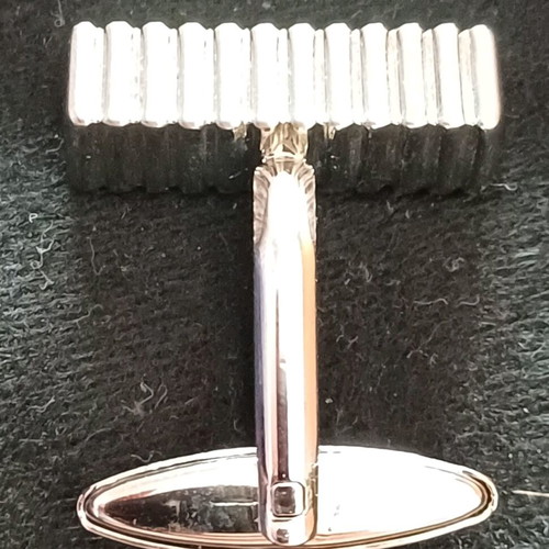 Cufflinks like new, modern, silver color
