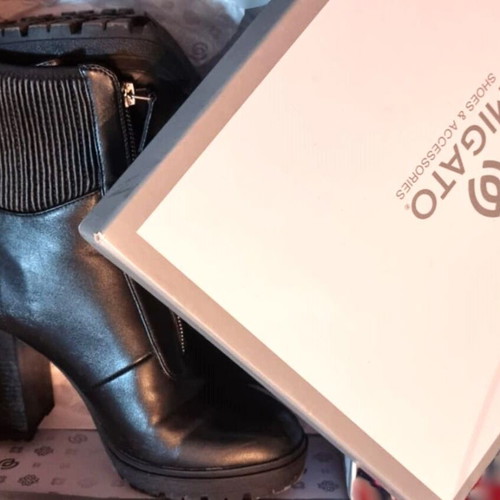 Migato women's black ankle boots like new, 10cm heel