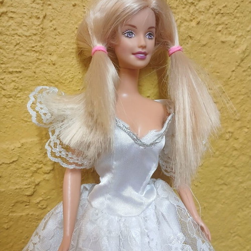 Barbie vintage doll with white lace dress used