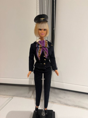 Pilot Barbie Doll Special Edition 1999 like new