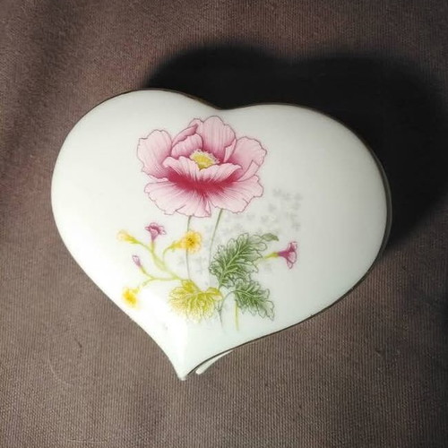 Set of 2 romantic jewelry boxes made of fine porcelain Japan