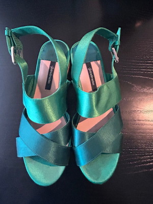 Stradivarius green platform sandals new size 38