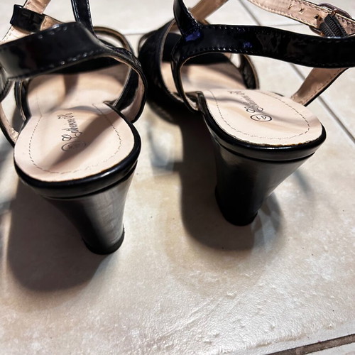 Women's black sandals like new with heel size 41