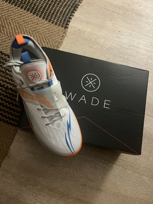 Wade Basketball Athletic Shoes new, size 50 1/3 US 15